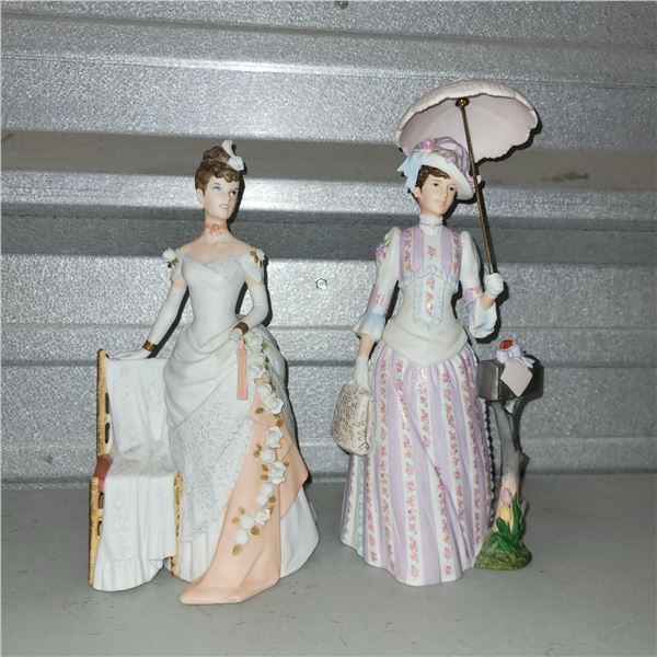 Set of 2 Vintage Avon President's Club Albee Award Statues
