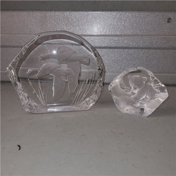 2 Cyrstal Paperweights Duck Capredoni & Bears Matts Jonasson small chip
