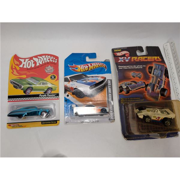 Hot Wheels x 3 XV Racer