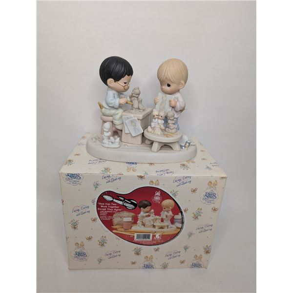 Precious Moments How can Two Work Together 1998 Members Only Ed.