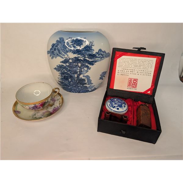 Asian Vase / Stamp / Tea Cup