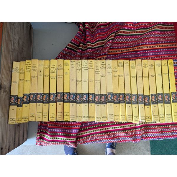 27 Nancy Drew Mysteries