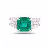 Image 1 : 4.40 ctw Emerald and 1.07 ctw Diamond 18K White Gold Ring (Minor Oil Treatment)