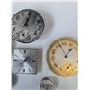 Image 3 : 24.Group of Pocket watches and wrist watches movements. For Parts/Repair/ Watchmaker
