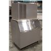 Image 2 : UNKNOWN MAKE AND MODEL ICE MAKER W/ ICE BIN