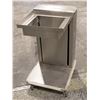 Image 1 : 24" X 19" X 36" TRAY CART ON CASTORS