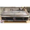 Image 1 : STAR MAX 36" 3 BURNER GRIDDLE * MISSING 1 KNOB *