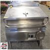 Image 1 : CLEVELAND NATURAL GAS 30 GALLON TILT SKILLET