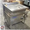 Image 2 : CLEVELAND NATURAL GAS 30 GALLON TILT SKILLET