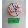 Image 1 : NY Yankees souvenir pin back button