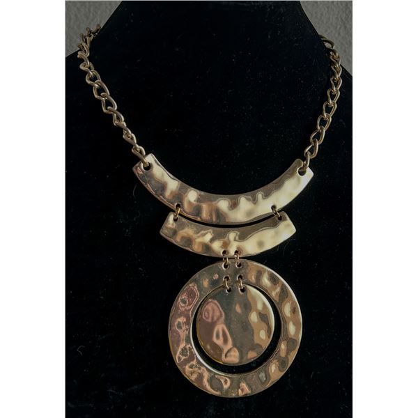Vintage Hammered Gold-Tone Statement Necklace – Brutalist Modernist Style