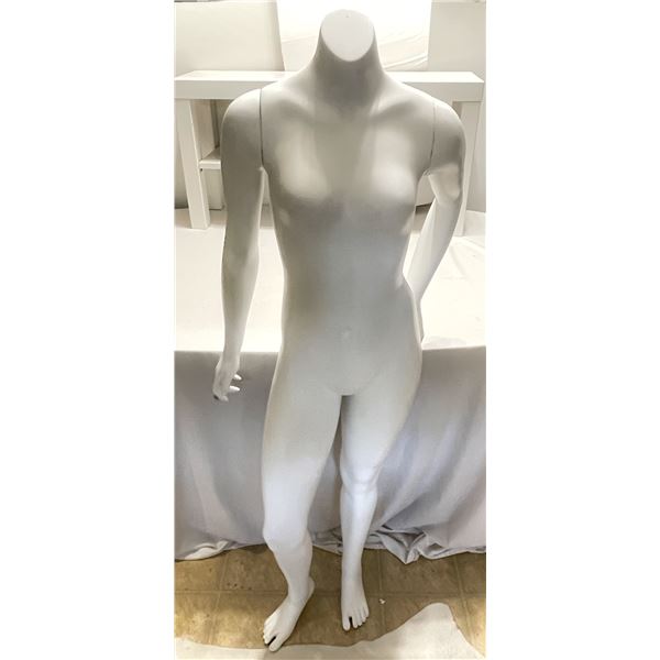Full-Body Female Mannequin “Julie 12 Yr Old” – Realistic Form, Fiberglass