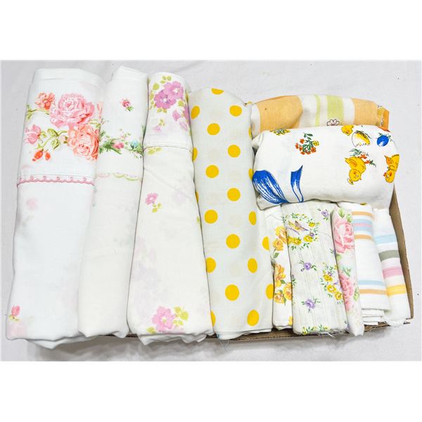 Mixed Lot of Romantic & Cottagecore Fabrics – Vintage Sheets and Fabric Pieces