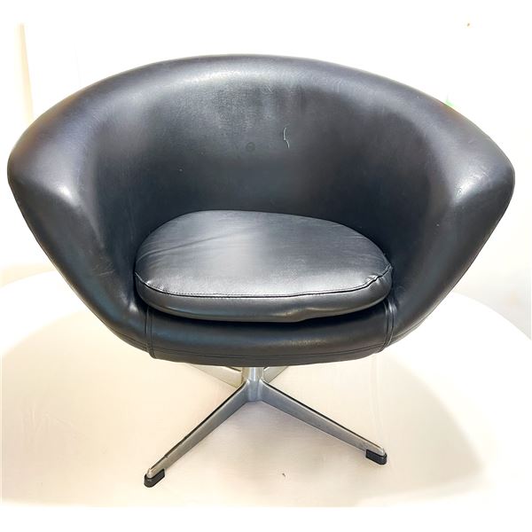 Vintage Mid-Century Modern Swivel Chair – Black Faux Leather