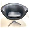 Image 1 : Vintage Mid-Century Modern Swivel Chair – Black Faux Leather