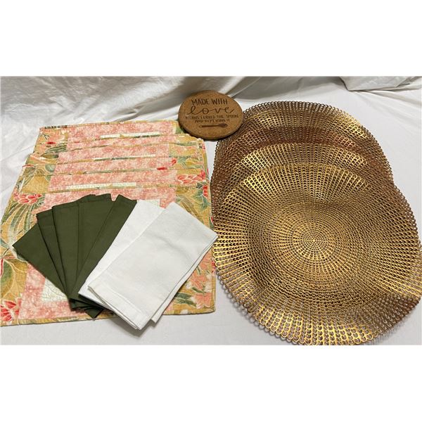2 Sets of Placemats & Napkins, Including Quilted Tropical Mid-Century Set