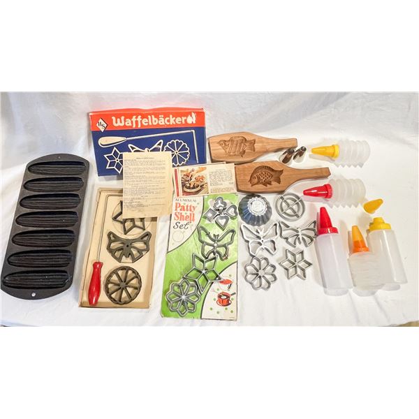 Vintage Baking Lot – Rosette Irons, Icing Tools & Lodge Cast Iron Cornbread Pan