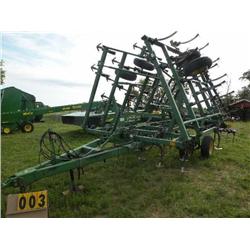 John Deere 980  field cultivator