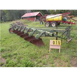 John Deere 345H 6 bottom plow