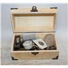 Image 1 : VARIOUS ESTATE ITEMS IN WOODEN BOX