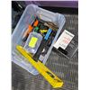 Image 1 : ONSITE: TOTE OF ASSORTED HAND TOOLS