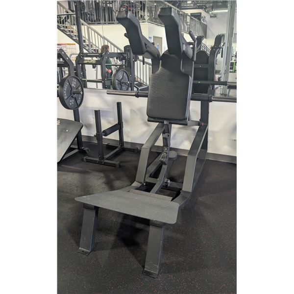 ONSITE LOCATION #2: RECON SUPER-V SQUAT MACHINE