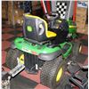 Image 3 : ESTATE JOHN DEERE LA135 RIDE-ON LAWN MOWER 400HRS