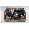 Image 1 : LOT OF VINTAGE/MODERN DSLR & ASSORTED CAMERAS