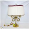 Image 2 : VINTAGE 22" BRASS 2 ARM CANDELABRA LAMP