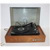 Image 1 : VINTAGE 4 SPEED RECORD PLAYER