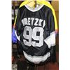 Image 1 : TWO LOS ANGELAS KINGS WAYNE GRETZKY JERSEYS