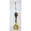 Image 1 : ANTIQUE OIL CAN/LAMP