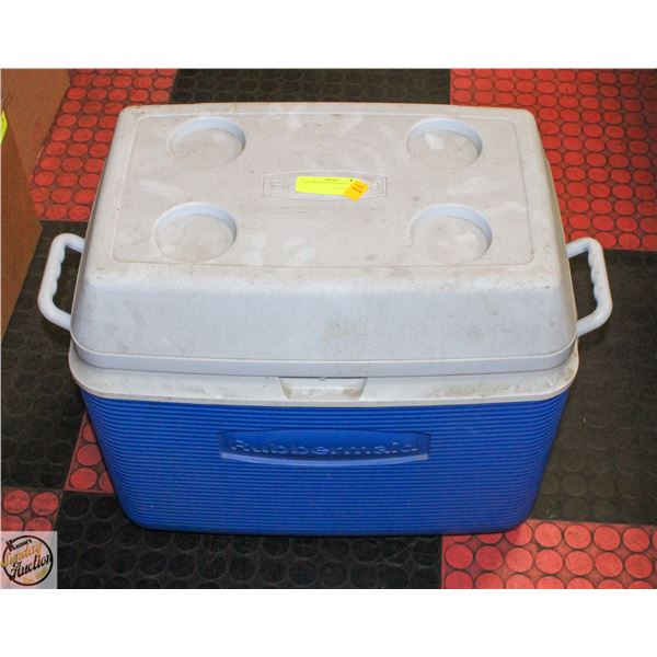 RUBBERMAID BLUE WHITE COOLER