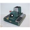Image 2 : VINTAGE STYLE SLIDE PROJECTOR