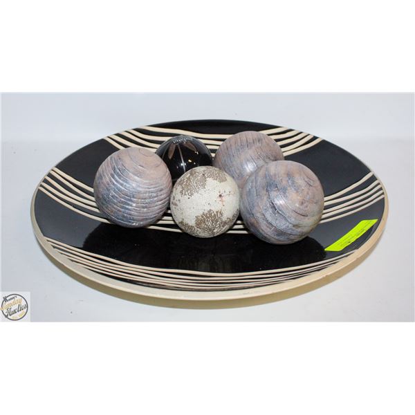 LARGE DÉCOR PLATE WITH DÉCOR BALLS