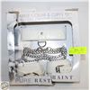 Image 1 : SPARKLE COLLAR & CUFFS KIT IN PACKAGE-ESTATE