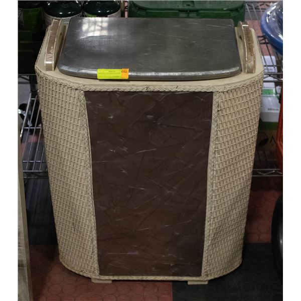 VINTAGE LAUNDRY HAMPER
