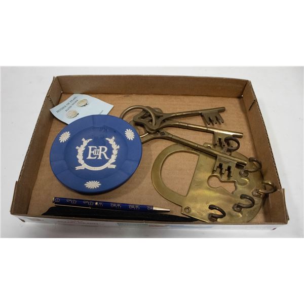 SOLID BRASS LOCK WALL HOOKS + SOLID BRASS