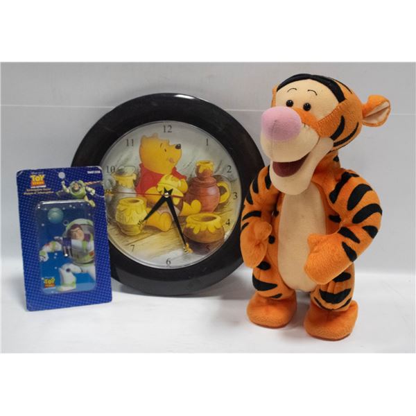 VINTAGE ELECTRONIC TIGGER + WINNIE THE POOH