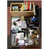 Image 1 : FLAT OF JEWELRY BOX CONTENTS/