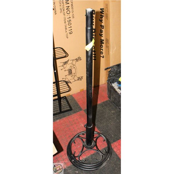METAL UMBRELLA BASE AND STAND WITH DESIGN ON BASE