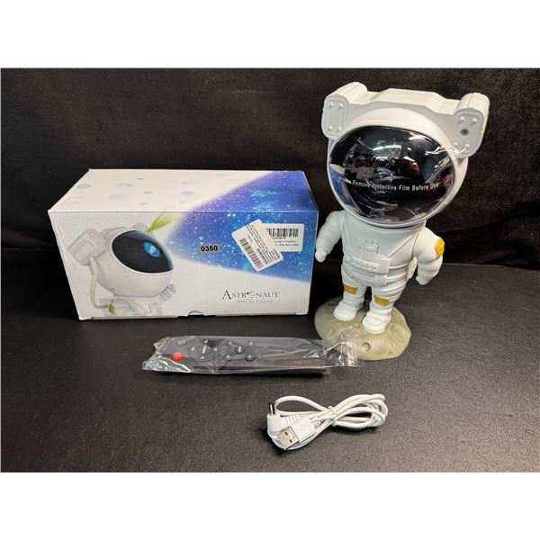 1 USB Powered Astronaut Star Projector Lamp with Remote - New