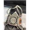 Image 2 : 1 3M Half Facepiece Reusable Respirator Mask - Medium - New