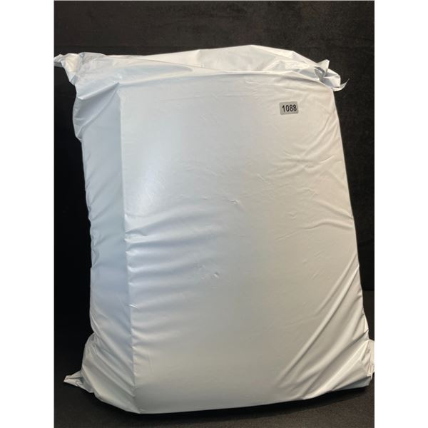 1 MYSTERY BAG!! Contains Over 20pcs of Brand New Assorted Items! (Large 18" x 12" Bag Size)