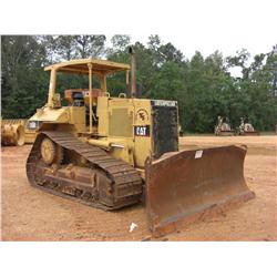 CAT D6M XL CRAWLER TRACTOR
