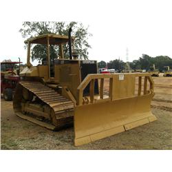 CAT D5M LGP CRAWLER TRACTOR