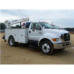 2004 FORD F650 S/A SERVICE TRUCK