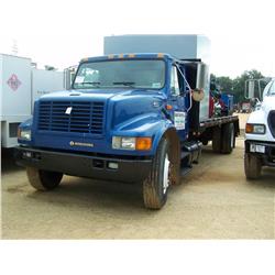 2001 INTERNATIONAL 4900 S/A FUEL & LUBE TRUCK S/N 1H348651