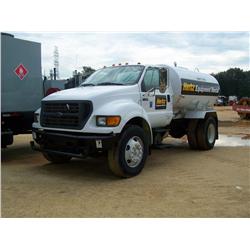 2001 FORD F750 S/A WATER TRUCK