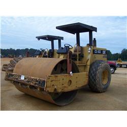 CAT CS-563 VIBRATORY ROLLER